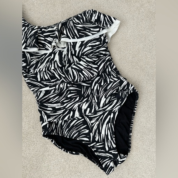 Profile by Gottex Black Swan One Shoulder Ruffle One PieceOne Piece Swimsuit - Picture 3 of 16